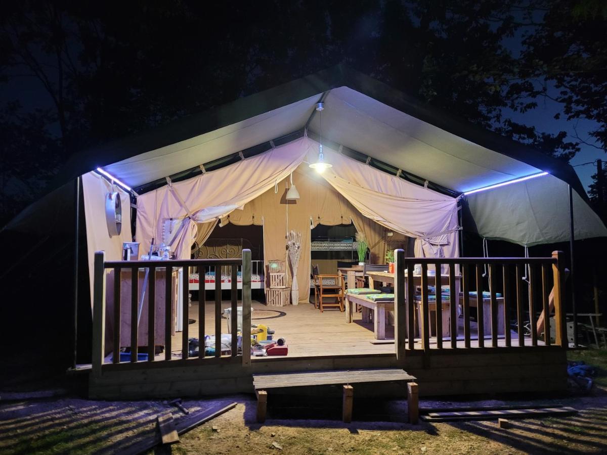 Tente Lodge Safari Saint-Martin-des-Besaces 외부 사진